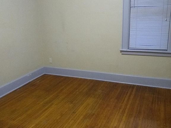 4th image of 1662 Saint Agnes Ave 1st-floor 1