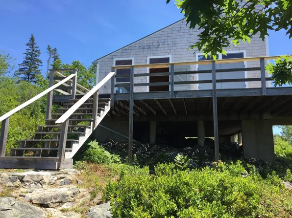1083 N Haven Road, Vinalhaven, ME 04863