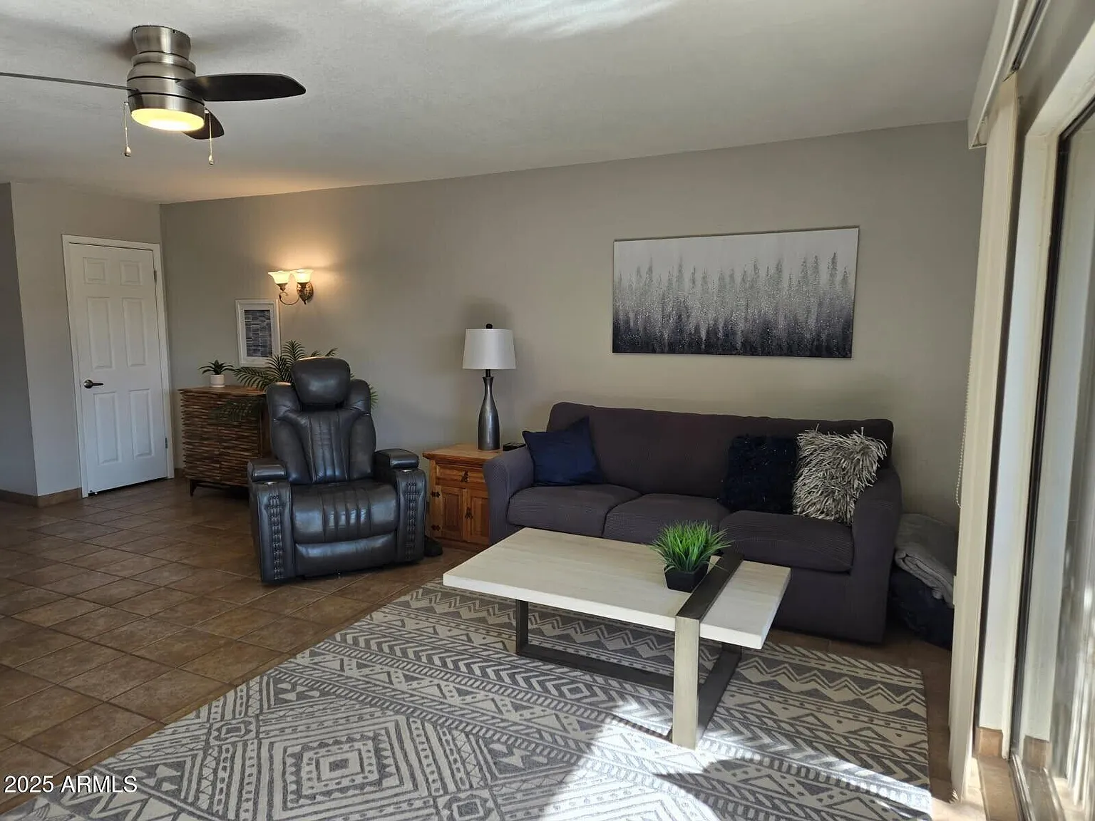 2 bed, 1.5 bath, 1147 sqft, $1,700 — Photo 2