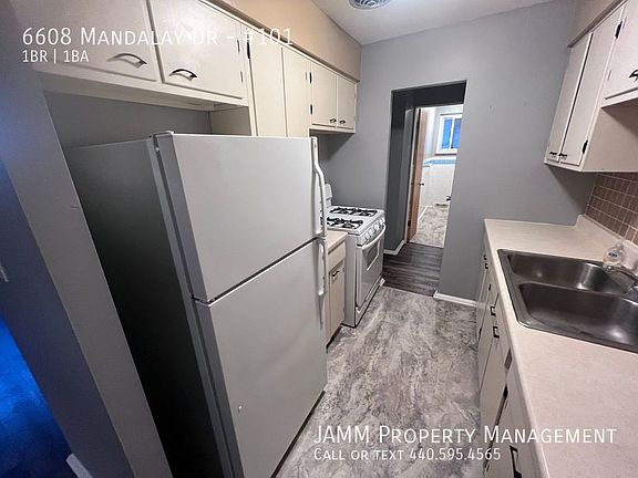 3rd image of 6608 Mandalay Dr #101