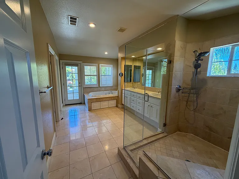 128 Regent Dr — Photo 26