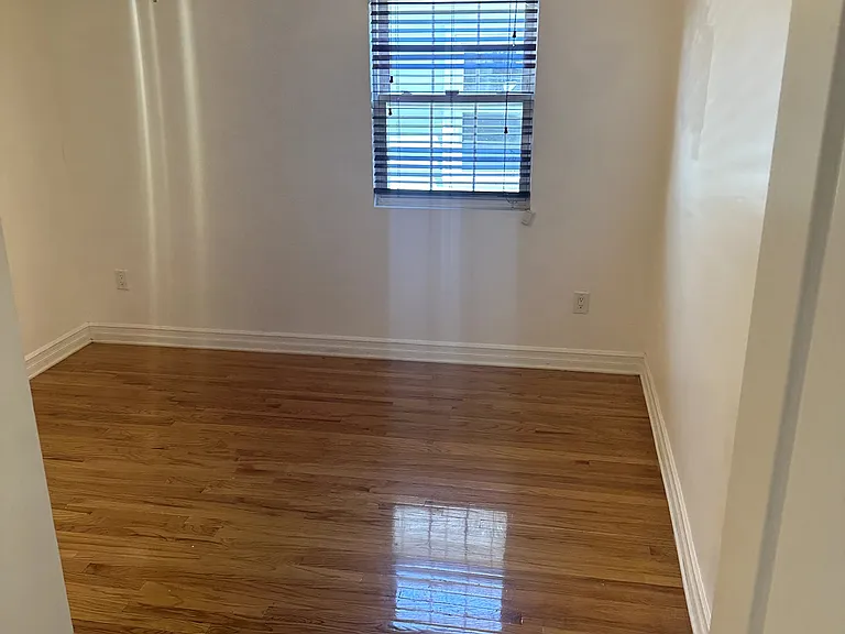 129-18 158th St #2 — Photo 3