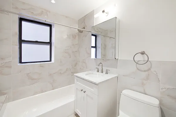 Rented by Bold New York | media 24