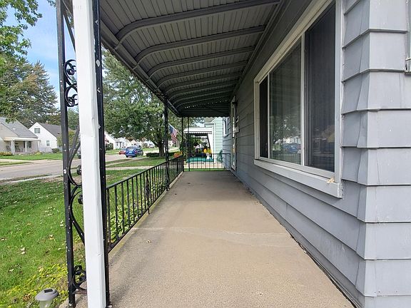 3rd image of 25160 Cole St