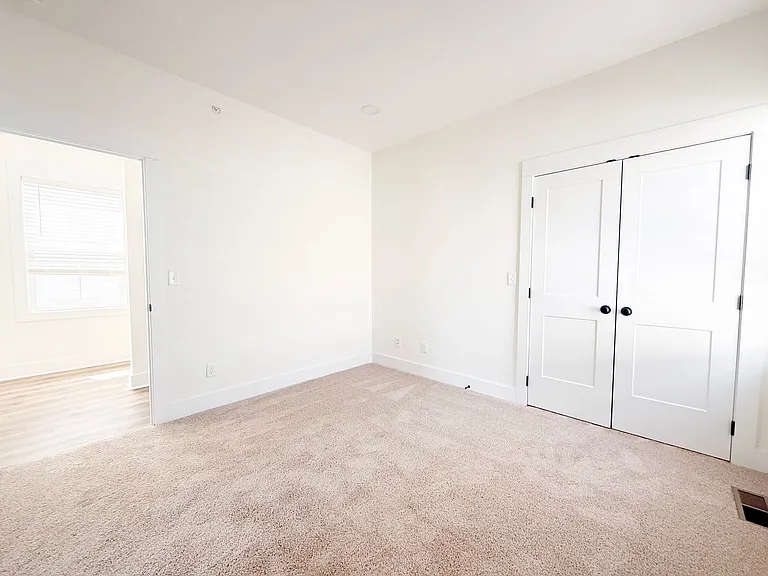 1385 Meridian St — Photo 34