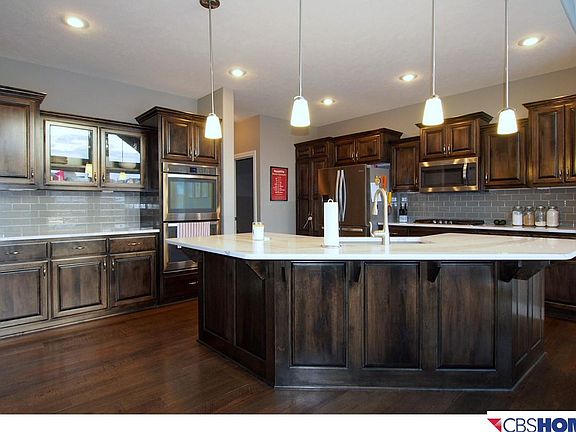 3rd image of 6652 Park Crest Dr