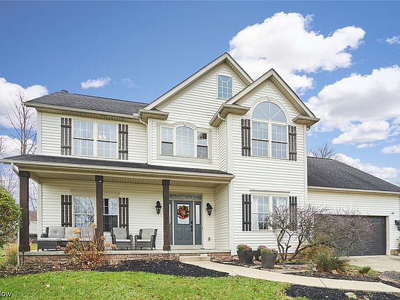 2nd image of 2852 Oakcrest Dr