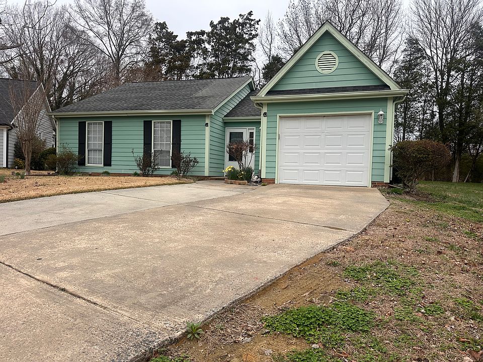 1st image of 2328 Linda Lou Ct