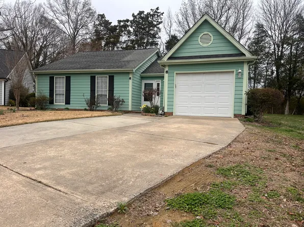 2328 Linda Lou Ct, Charlotte, NC 28213