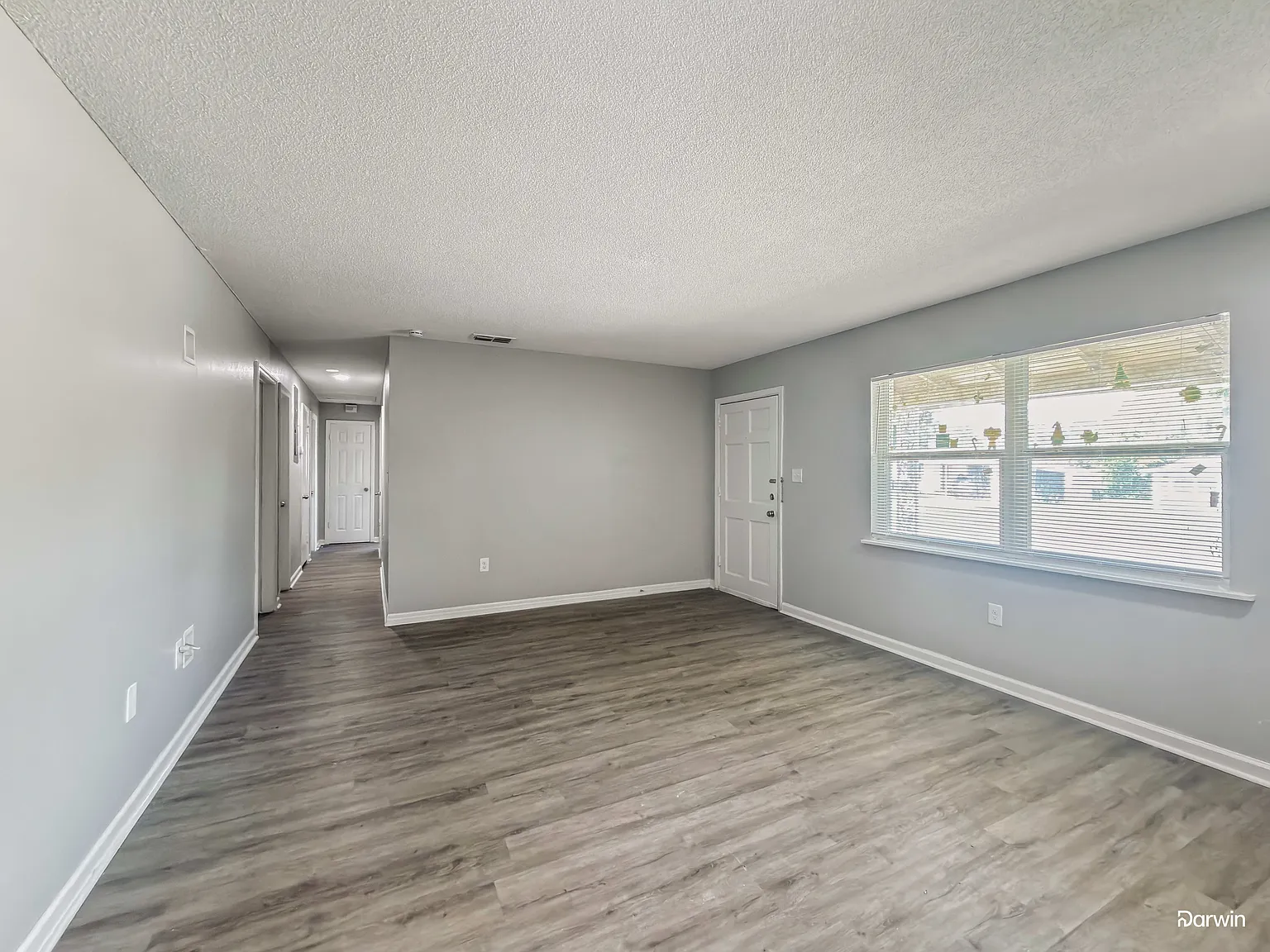 5 bed, 2.0 bath, 1411 sqft, $2,180 — Photo 3