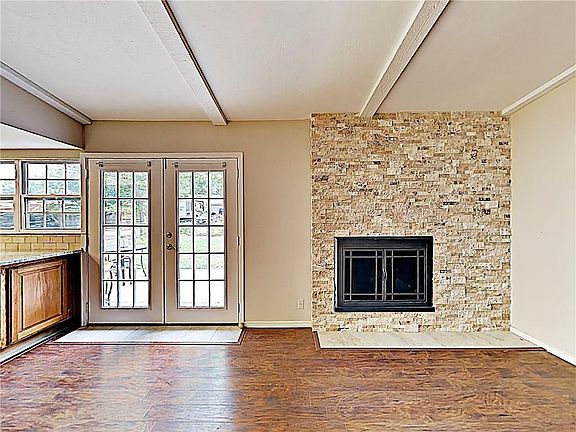 4th image of 3214 Heathercrest Dr