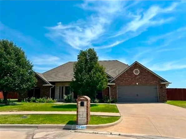 2402 SW 54th St, Lawton, OK 73505