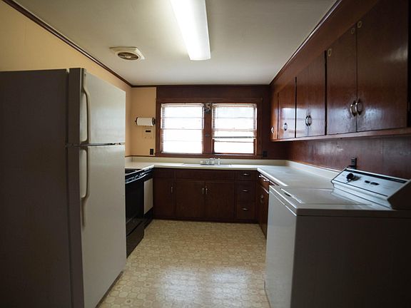 3rd image of 8500 Simmons Bayou Dr