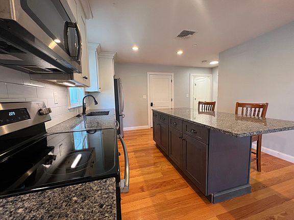 3rd image of 295 Willard St #1