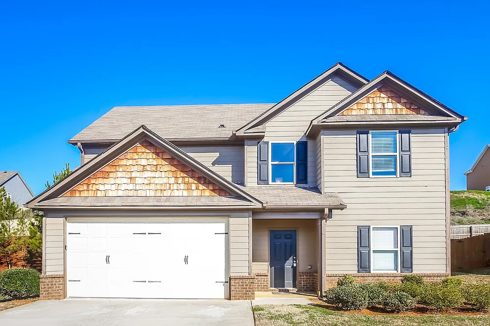 4 bed, 2.5 bath, 2052 sqft, $2,950 — Photo 1