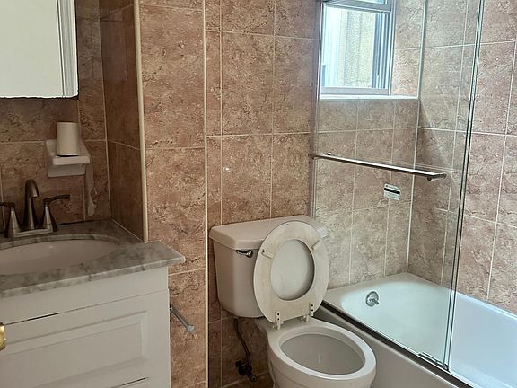 5th image of 266 E 235th St #2