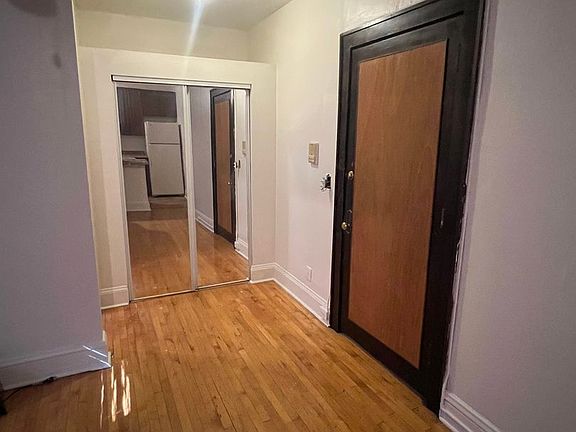 2nd image of 1905 Stevens Ave #0B-1Ba-366Sqft