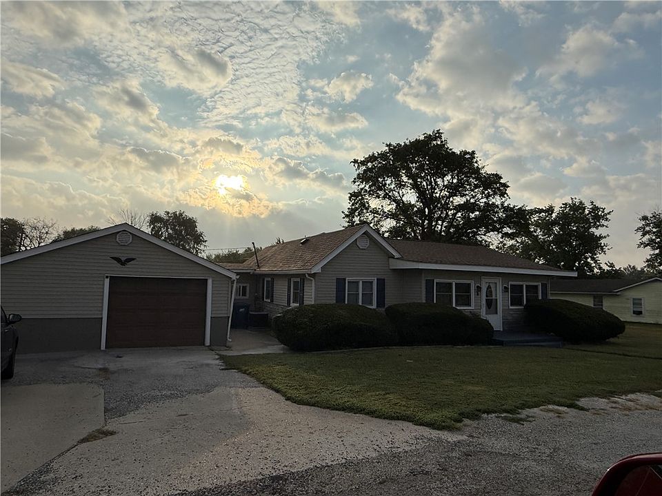 2nd image of 424 N 10th Ave