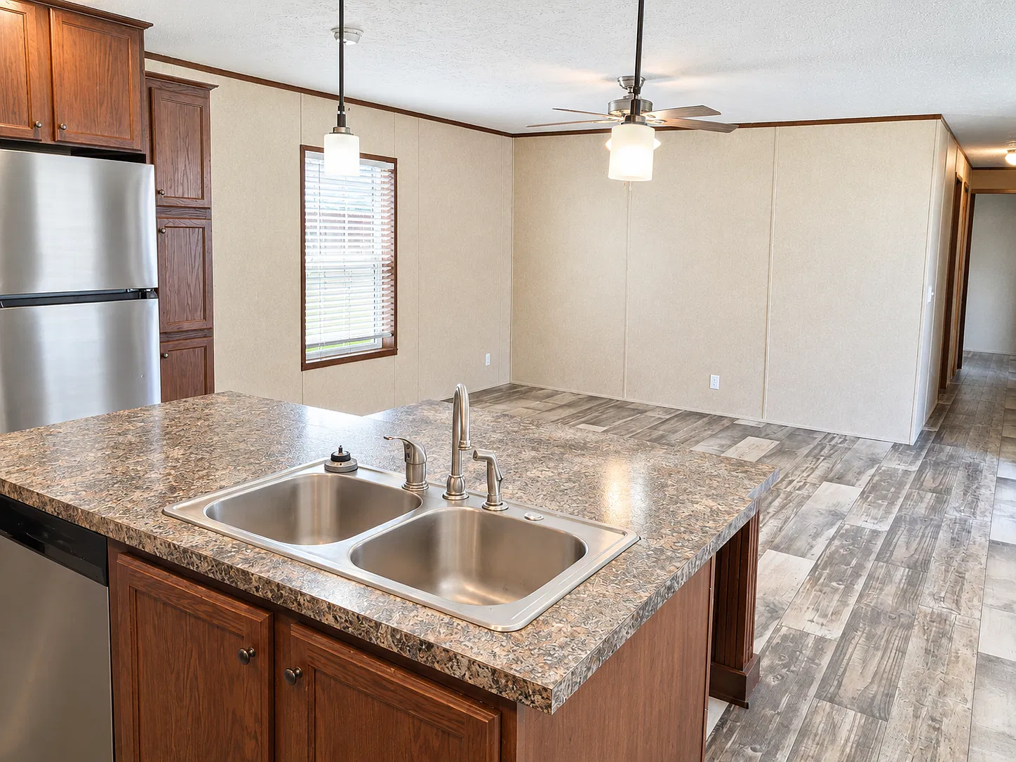 1316 E Mary St — Photo 2