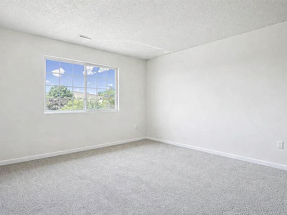 4th image of 70 Circle Dr