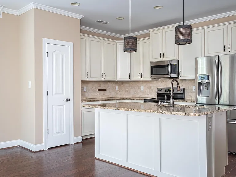 2123 Scarlet Maple Dr — Photo 4