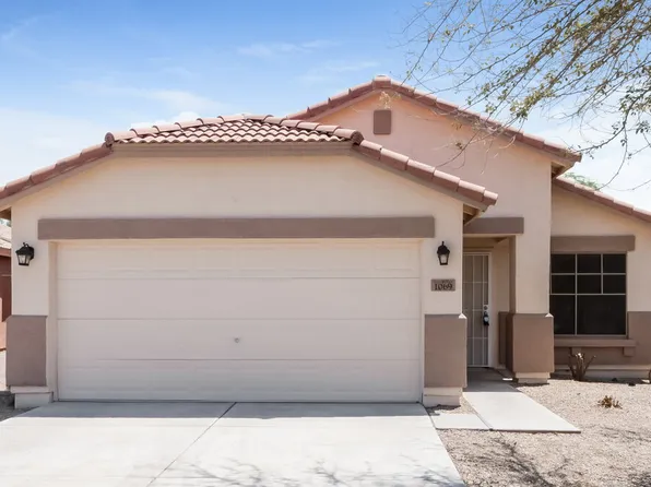 1069 E Nardini St, San Tan Valley, AZ 85140