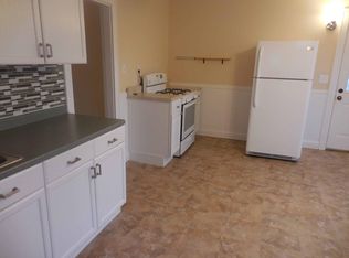 35 Maine Ave #2, Easthampton, MA 01027