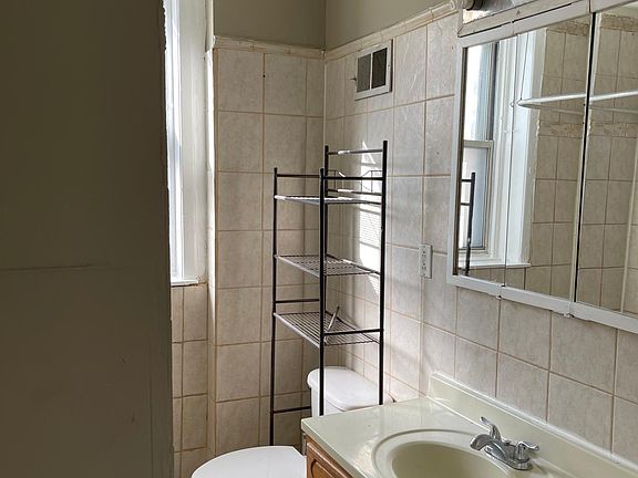 3rd image of 1512 S 53rd St #B