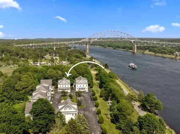 5 Honora Ln #5, Buzzards Bay, MA 02532