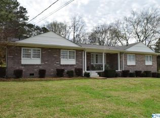 305 Noccalula Dr, Gadsden, AL 35904