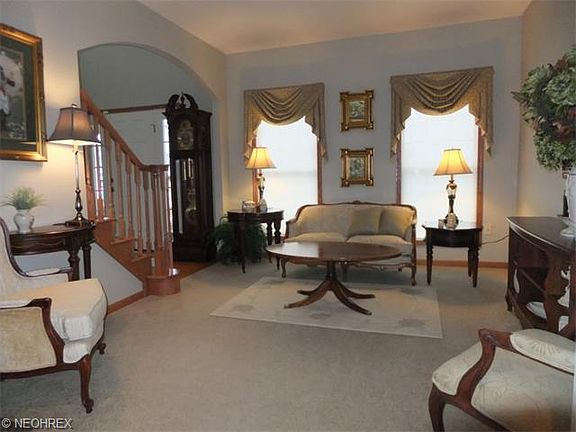 4th image of 137 Canterbury Ct