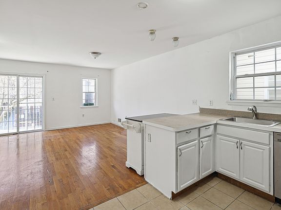 5th image of 64 Randolph Ave