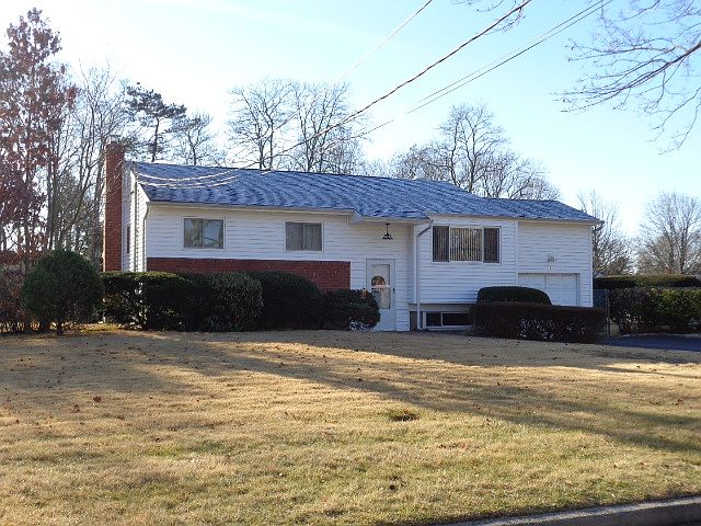 1st image of 25 Penfield Dr