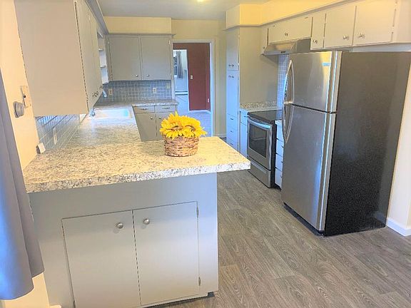 ample room in kitchen for cooking and conversations