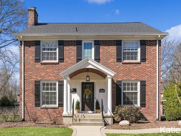 1059 Santa Cruz Dr SE, East Grand Rapids, MI 49506