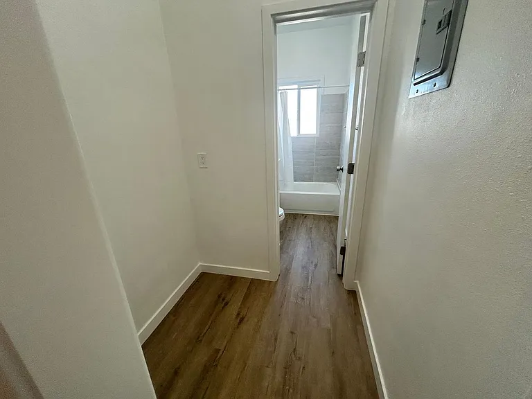 2256 Cambridge St — Photo 7