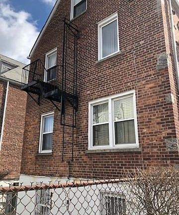2nd image of 1605 Arnow Ave