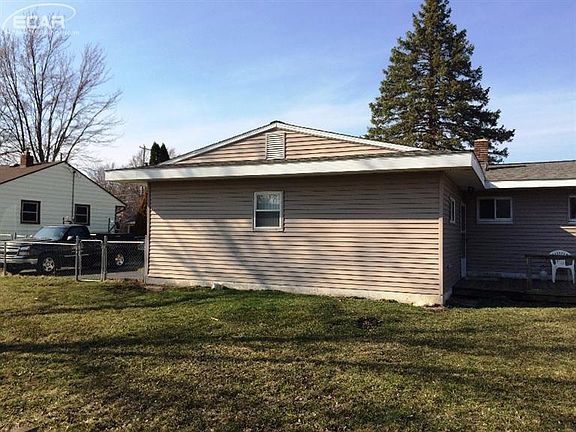 4th image of 2415 Denise Dr