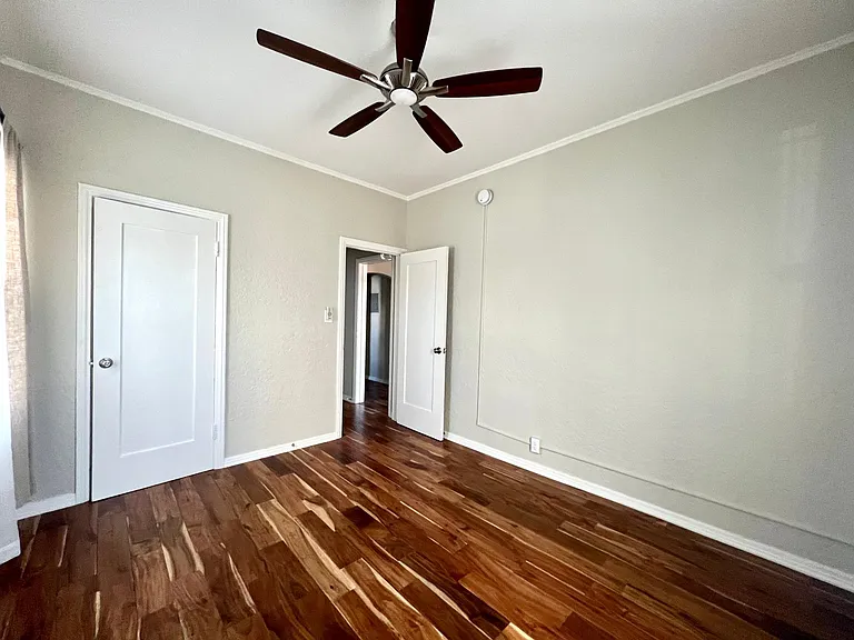 1426 N Edgemont St #10 — Photo 9