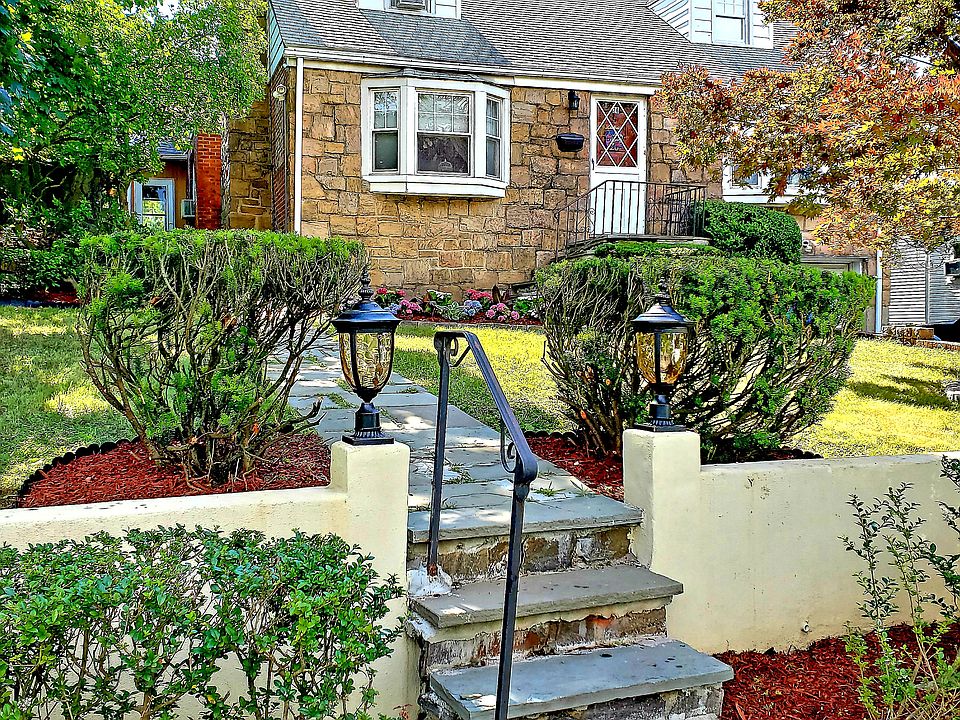 1st image of 26 Custer Ave