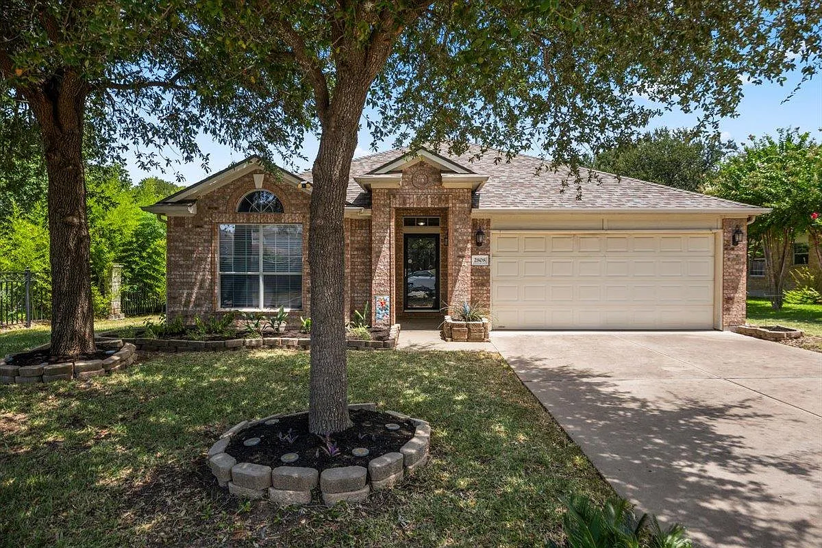 3 bed, 2.0 bath, 1788 sqft, $2,499 — Photo 1
