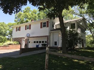 95 Spring St, Swansea, MA 02777