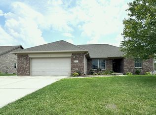 2091 Saunders Field Dr, Avon, IN 46123