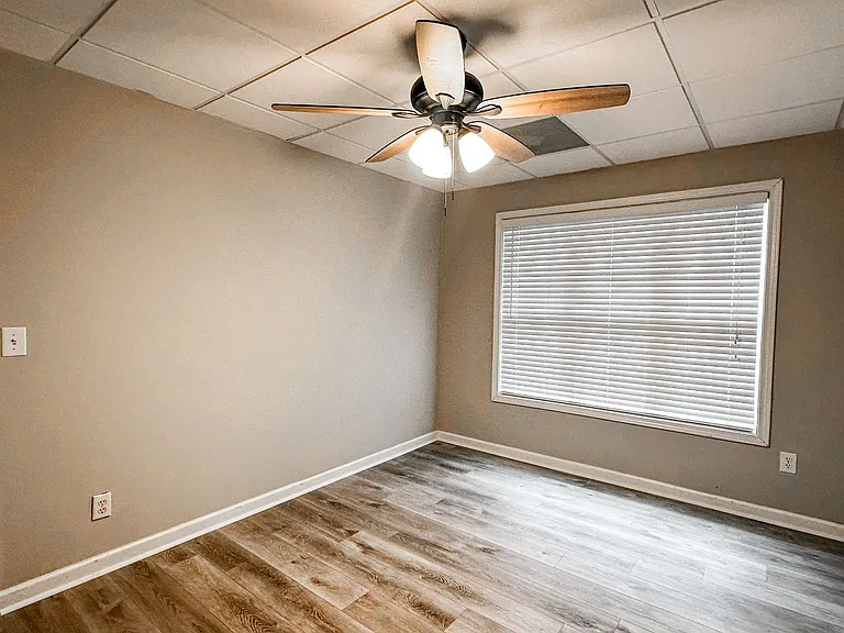6410 Janton Way — Photo 32