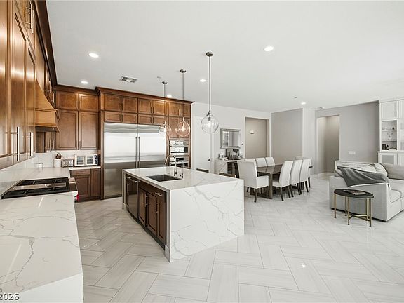 3rd image of 45 Garibaldi Way