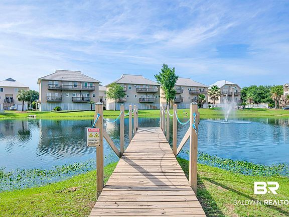 2nd image of 4 Yacht Club Dr APT 70