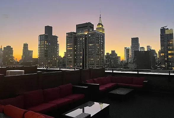 Rented by Manhattan Realty Group | media 8