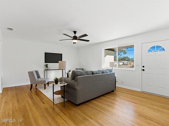 5th image of 8551 LAMANTO Avenue N