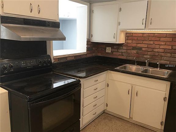 3rd image of 5318 Rainbow Dr