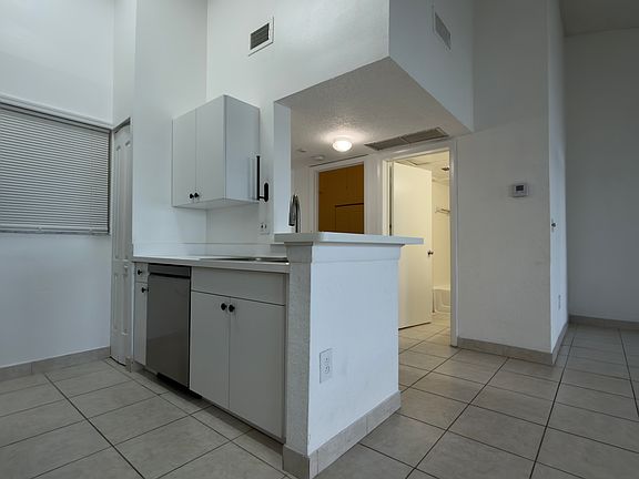 3rd image of 2803 N Oakland Forest Dr APT 304